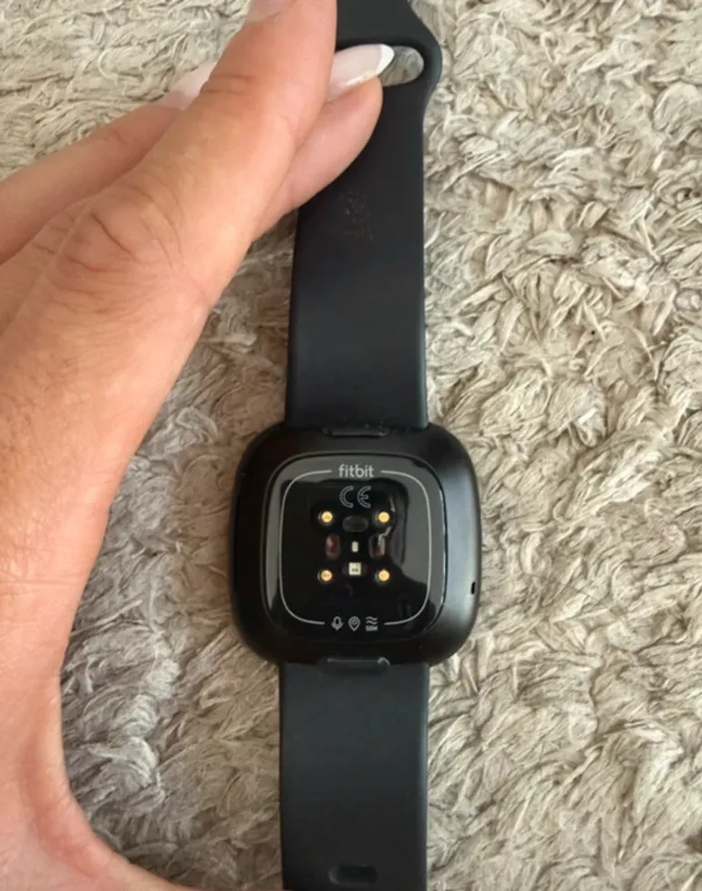 Used Decathlon Fitbit Versa 3 bike — image 3 of 4