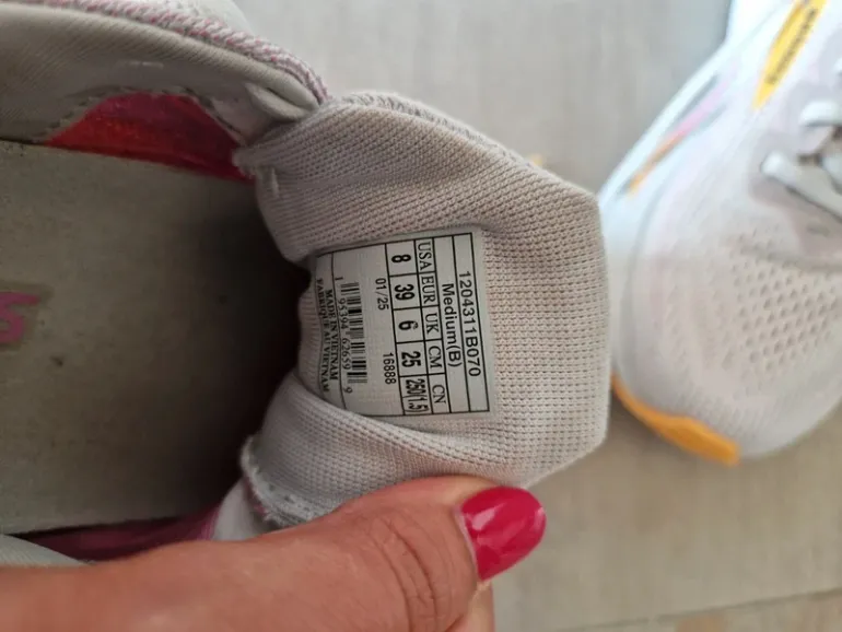 Used Brooks Running Shoes bike — image 4 of 5