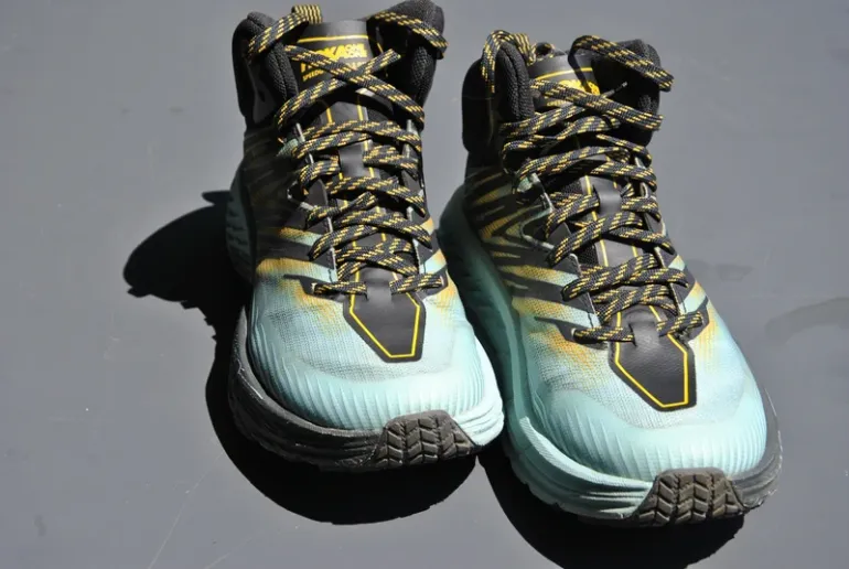 Used Hoka One One Speedgoat Mid 2 GTX bike — image 5 of 7