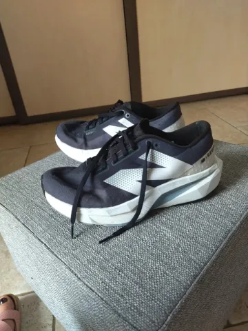 New Balance FuelCell Rebel v4 Running Shoes d'occasion