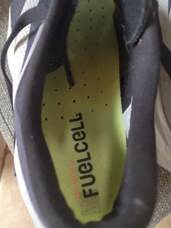 New Balance FuelCell Rebel v4 bike d'occasion — image 2 sur 5