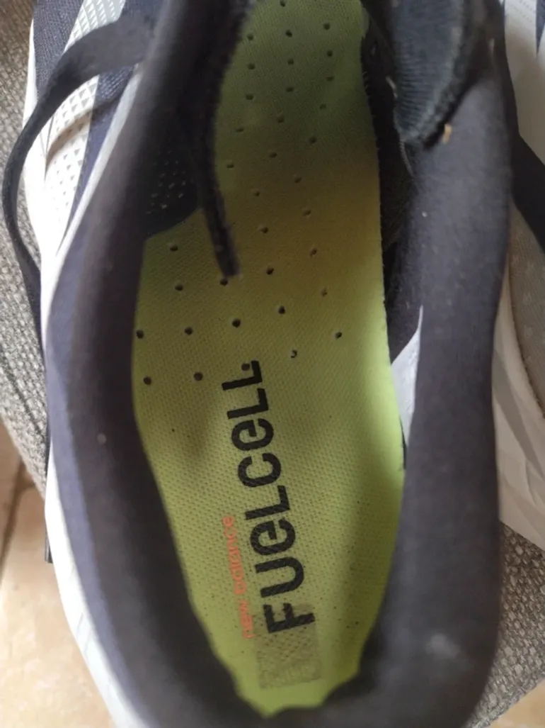 New Balance FuelCell Rebel v4 bike d'occasion — image 2 sur 5