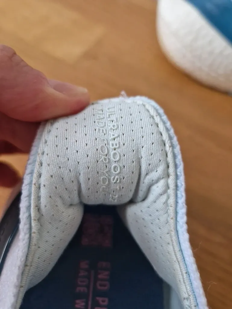 Tweedehands Adidas Ultraboost bike — afbeelding 3 van 7