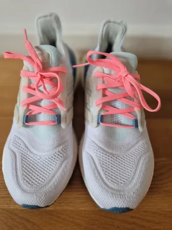 Tweedehands Adidas Ultraboost bike — afbeelding 2 van 7