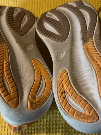 Used Asics Gel Nimbus 27 bike — image 4 of 7