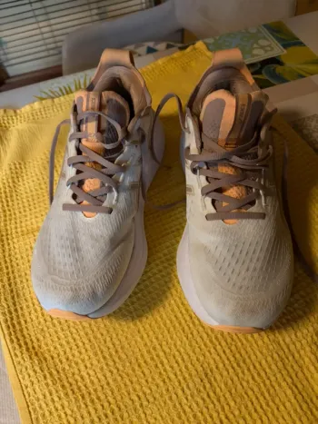 Used Asics Gel Nimbus 27 bike — image 1 of 7
