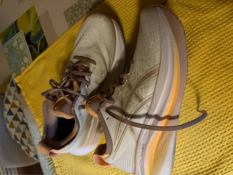 Used Asics Gel Nimbus 27 bike — image 2 of 7