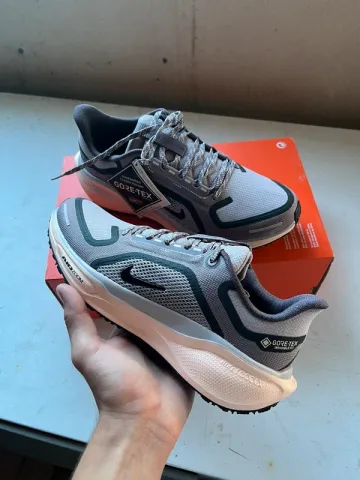 Used Pegasus 41 Running Shoes
