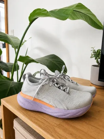 Used Asics Gel Nimbus 25 bike — image 1 of 6