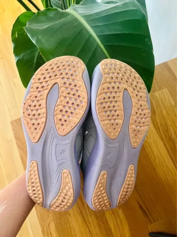 Used Asics Gel Nimbus 25 bike — image 4 of 6