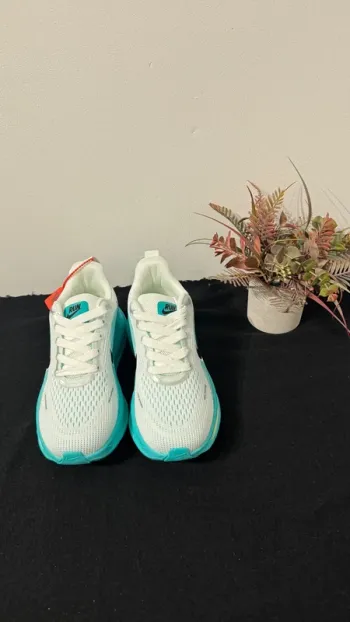 Tweedehands Nike Vomero 18 bike — afbeelding 7 van 8