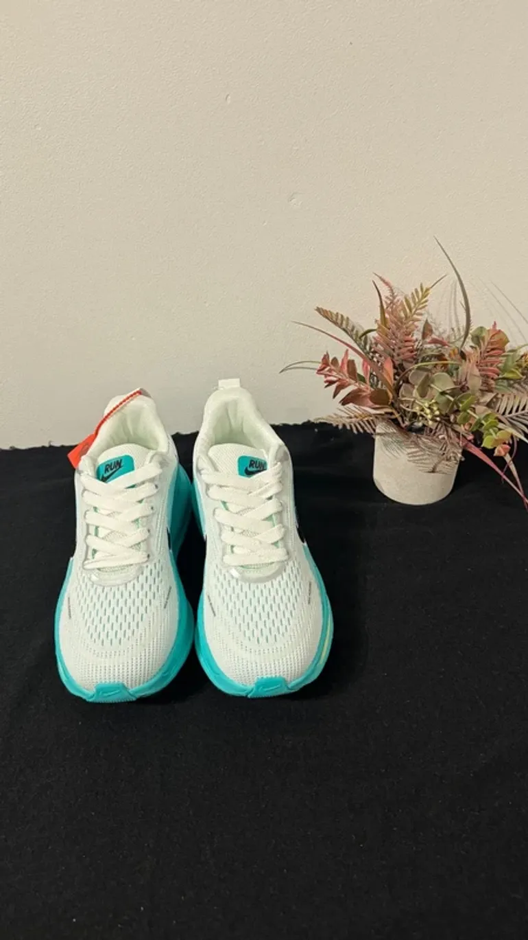 Tweedehands Nike Vomero 18 bike — afbeelding 7 van 8