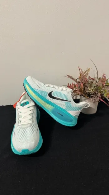 Tweedehands Nike Vomero 18 bike — afbeelding 5 van 8