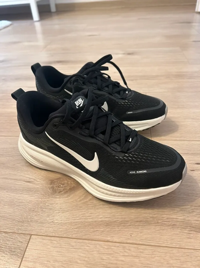 Brugt Lauf Vomero 18 Running Shoes