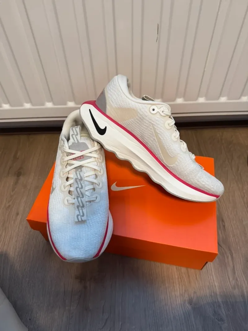 Brugt Nike Motiva Running Shoes