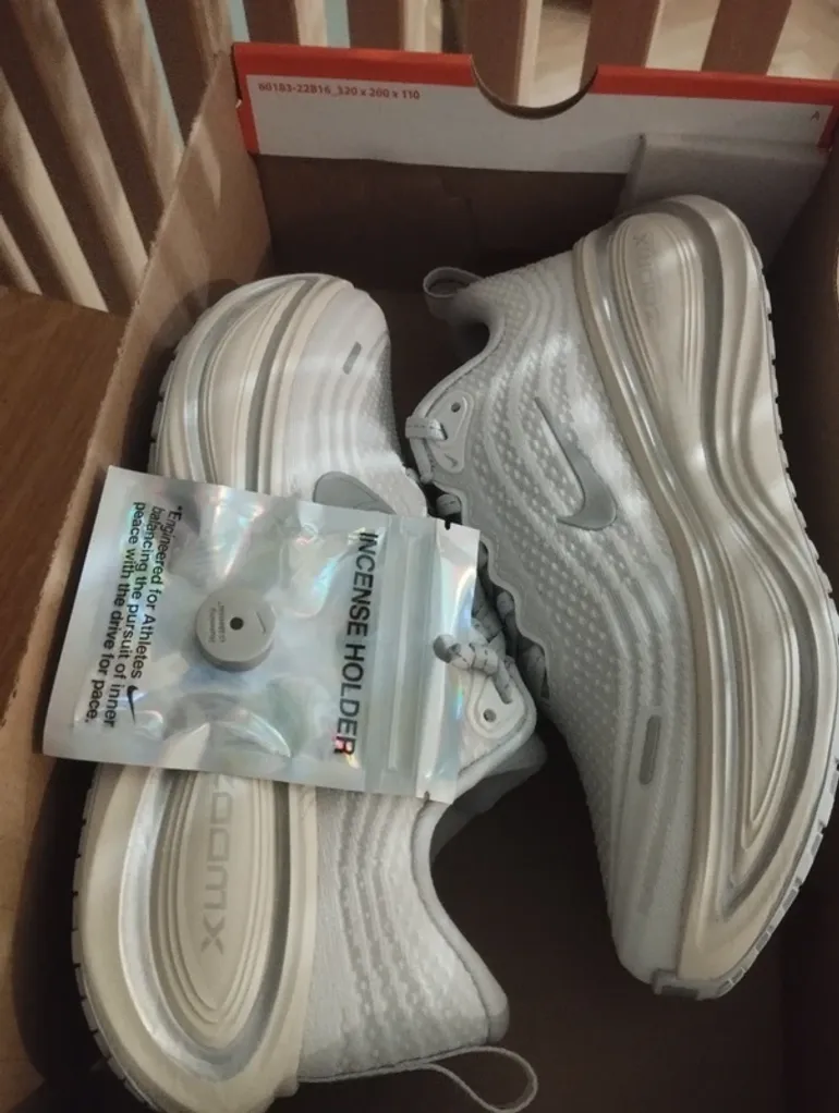Used Nike Vomero Plus bike — image 11 of 12