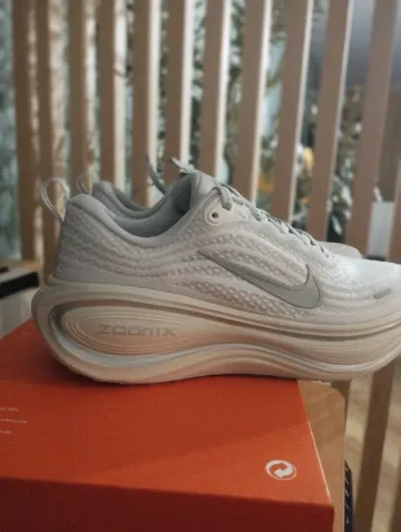 Used Nike Vomero Plus bike — image 6 of 12