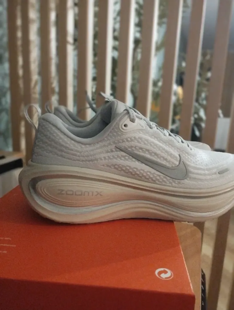 Used Nike Vomero Plus bike — image 6 of 12
