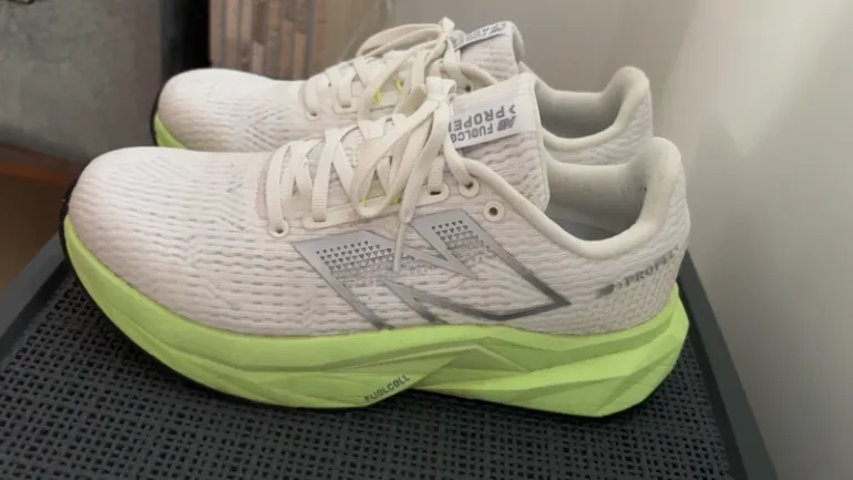 Gebrauchtes New Balance FuelCell Propel V5 bike — Bild 3 von 5