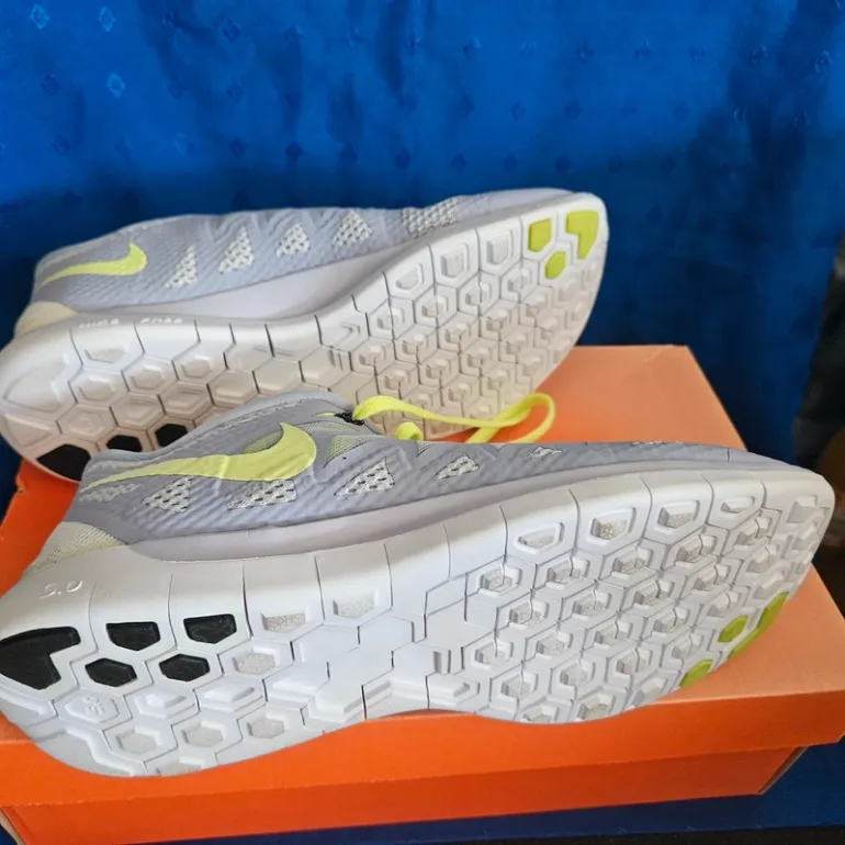 Nike Free Run 5.0 bike d'occasion — image 9 sur 11