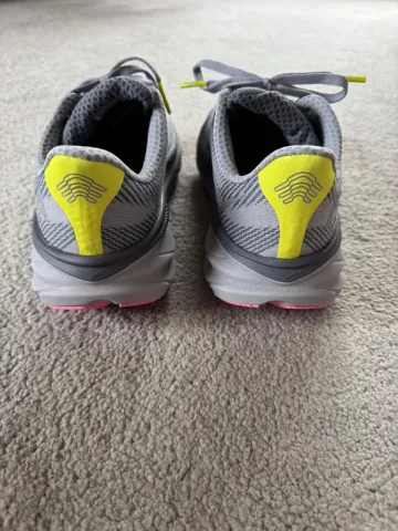 Tweedehands Hoka Clifton 9 GTX bike — afbeelding 4 van 6