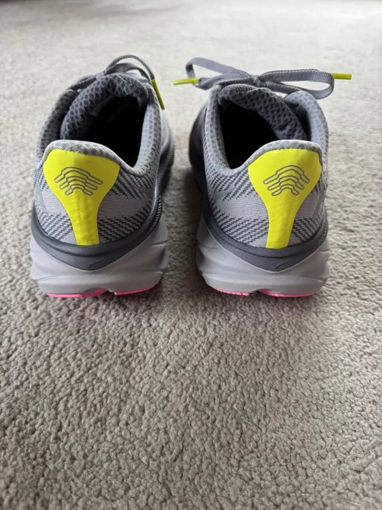 Tweedehands Hoka Clifton 9 GTX bike — afbeelding 4 van 6