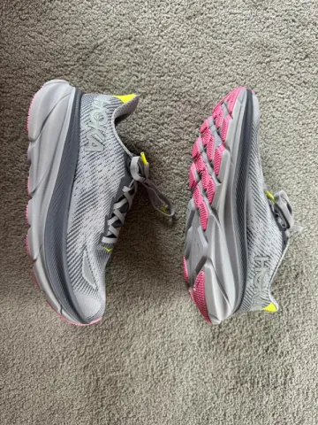 Tweedehands Hoka Clifton 9 GTX bike — afbeelding 2 van 6