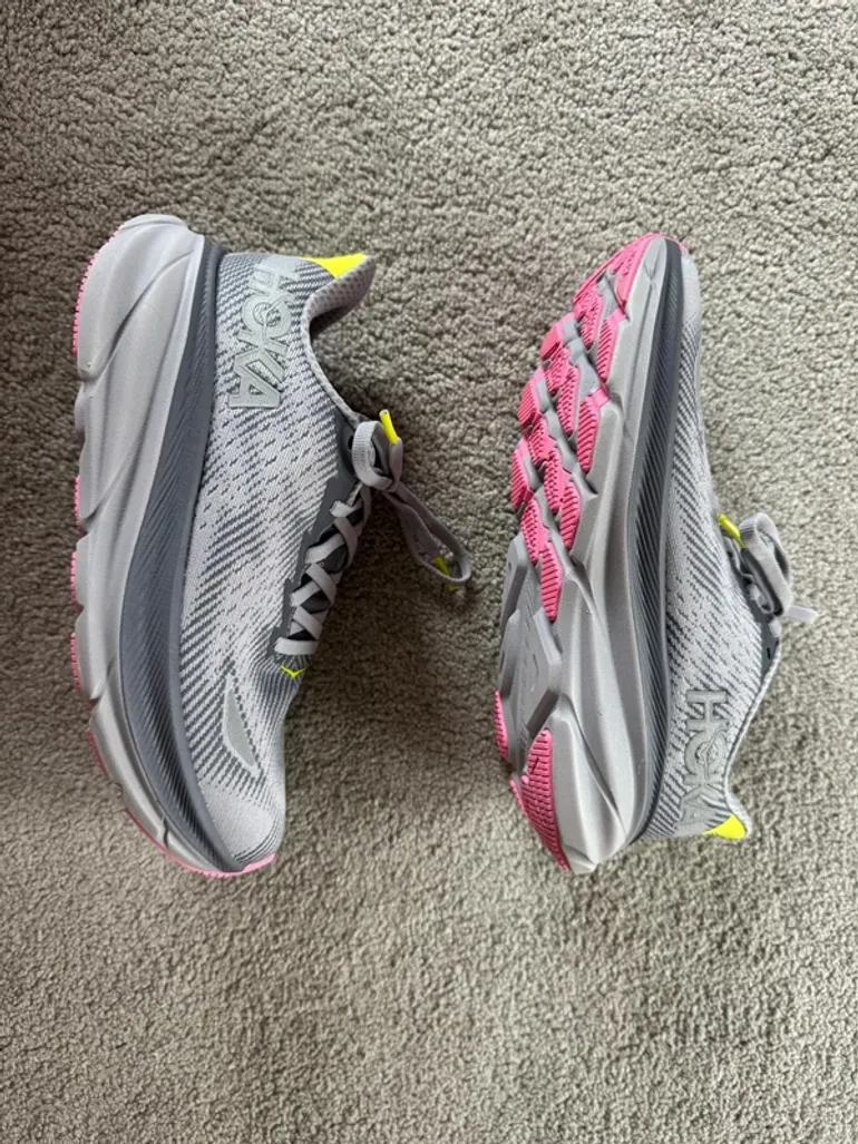 Tweedehands Hoka Clifton 9 GTX bike — afbeelding 2 van 6