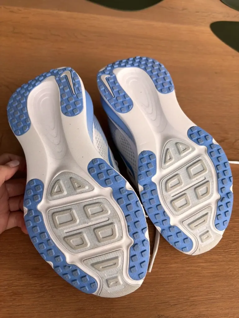 Tweedehands Nike Vomero 18 bike — afbeelding 3 van 5