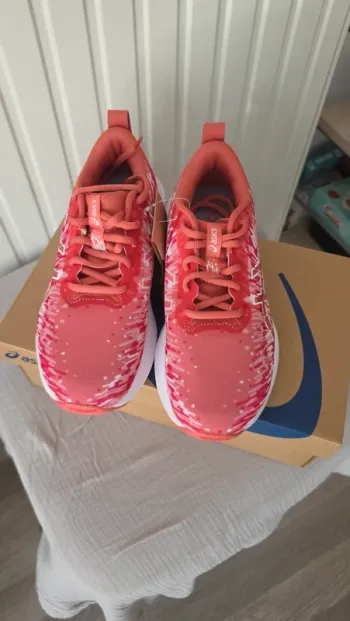 Used Asics Running Shoes Women bike — image 9 of 15