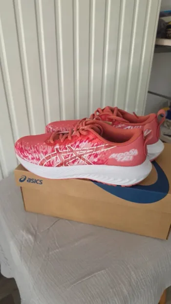 Used Asics Running Shoes Women bike — image 7 of 15