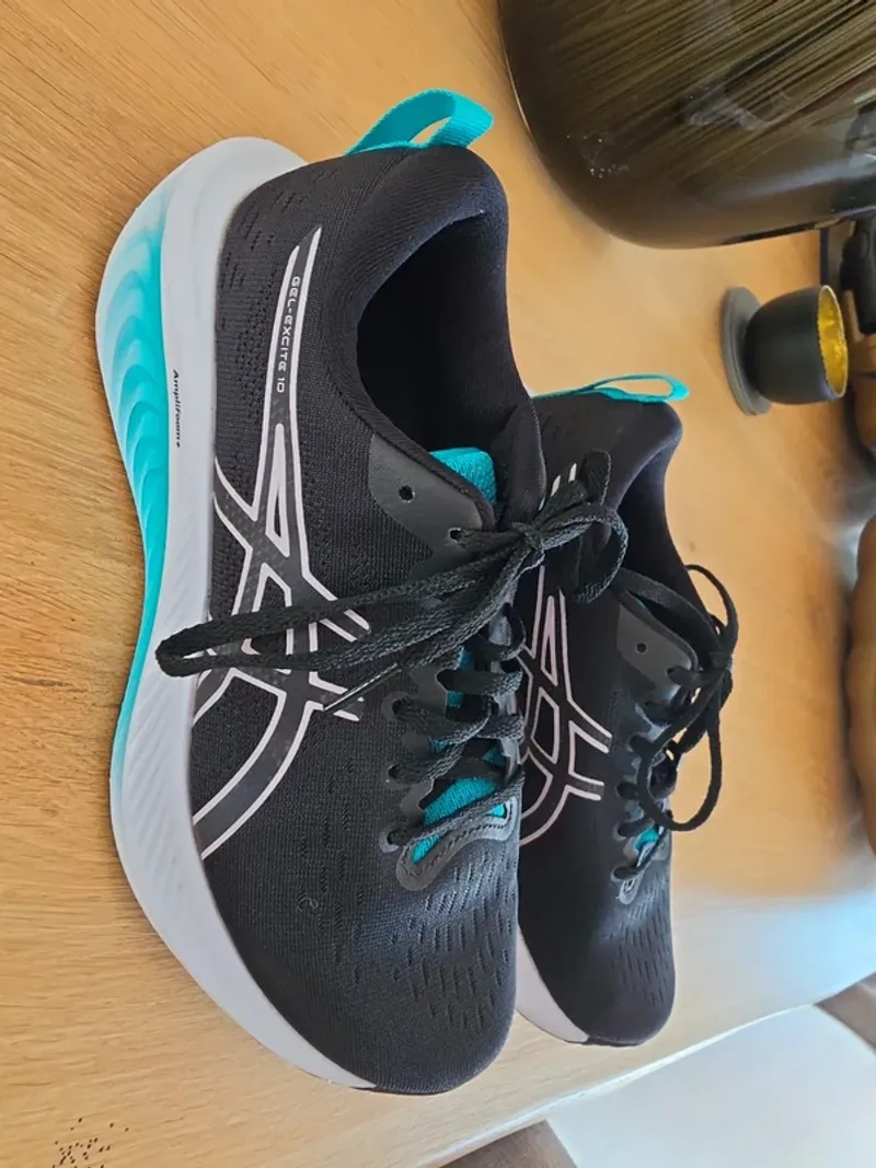 Brugt Asics Gel-Excite Amoliform Running Shoes