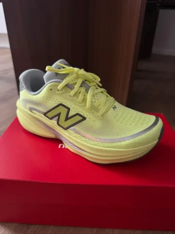 New Balance Laufschuh bike d'occasion — image 5 sur 7