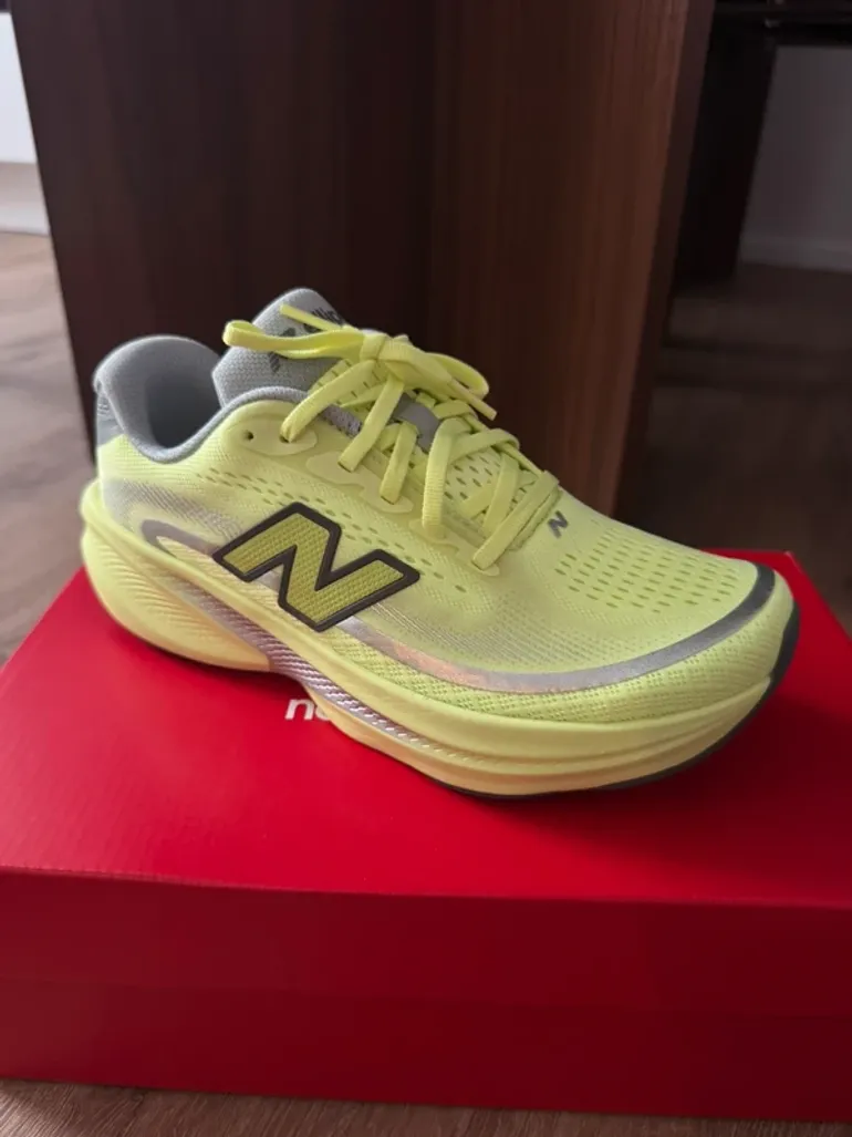 New Balance Laufschuh bike d'occasion — image 5 sur 7