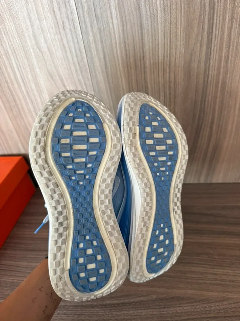 Käytetty Nike Vomero Plus bike — kuva 7 / 8