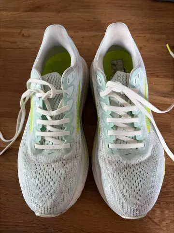 Used Brooks Ghost 17 Running Shoes