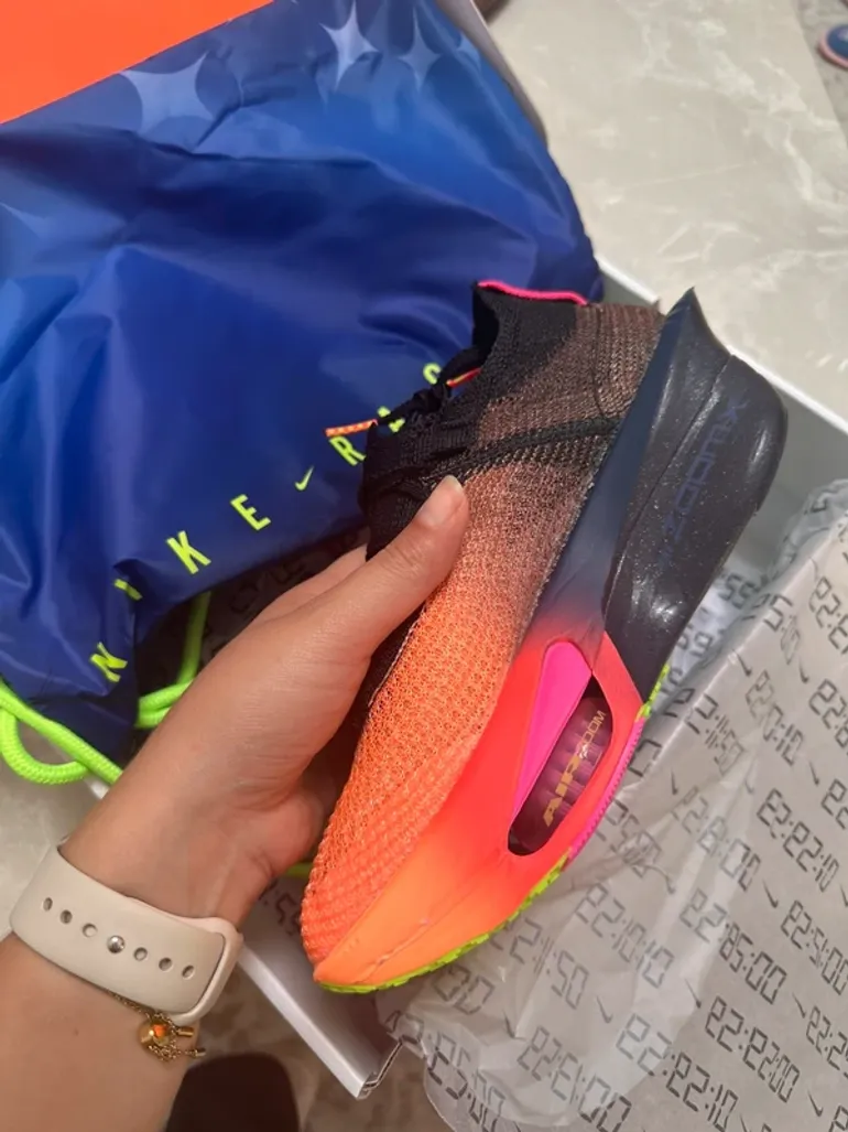 Used Nike Alphafly Next% 3 bike — image 4 of 8