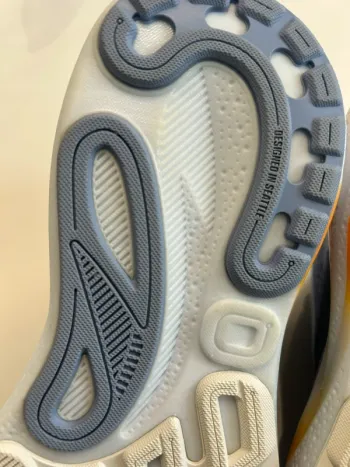 Used Brooks Adrenaline GTS 24 bike — image 11 of 12