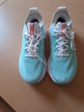 Used Asics Gel-Nimbus 27 Running Shoes