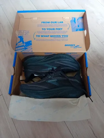 Used Brooks Ghost 18 Running Shoes