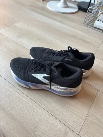 Used Brooks Running Shoes Running Shoes