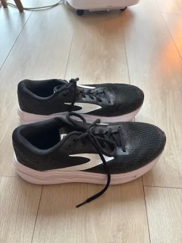 Used Brooks Running Shoes Running Shoes