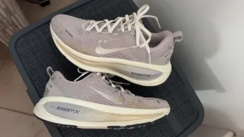 Tweedehands Nike Vomero 18 bike — afbeelding 1 van 5