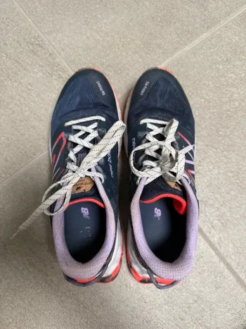 Used New Balance Trailrunning Schuhe bike — image 4 of 9