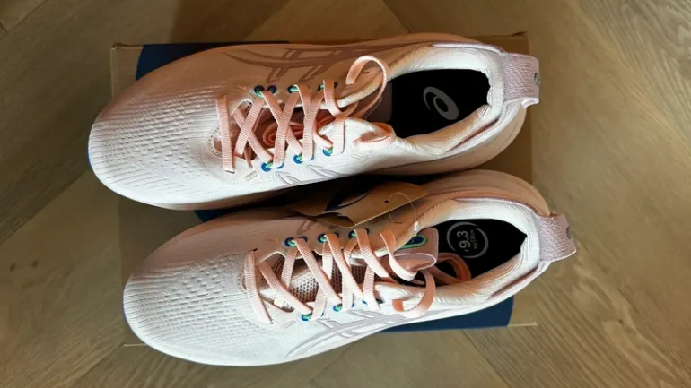 Used Asics Nimbus 28 bike — image 5 of 6