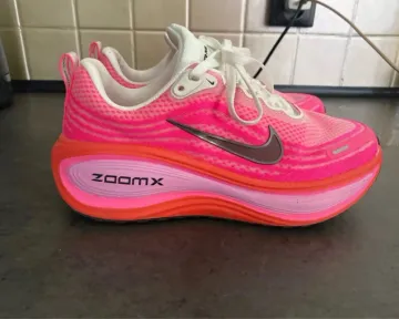 Used Nike Vomero Running Shoes