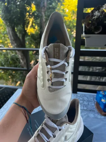 Gebrauchtes White Nike Air Winflo 9 Shield bike — Bild 6 von 12
