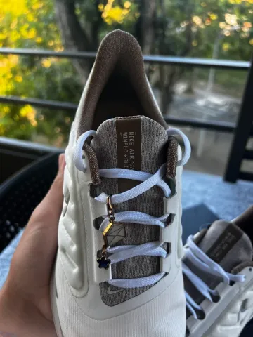 Gebrauchtes White Nike Air Winflo 9 Shield bike — Bild 9 von 12