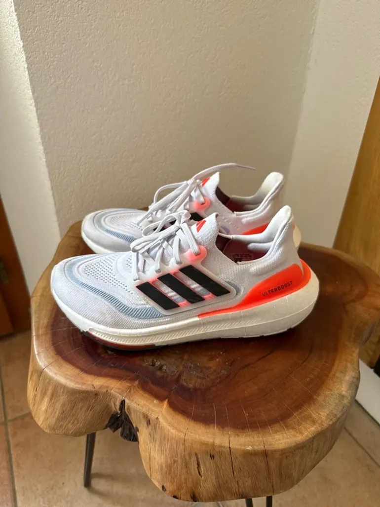 Used Adidas Ultraboost Light bike — image 4 of 5
