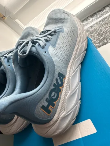 Used Hoka Schuhe Gr 42 Unisex bike — image 3 of 10